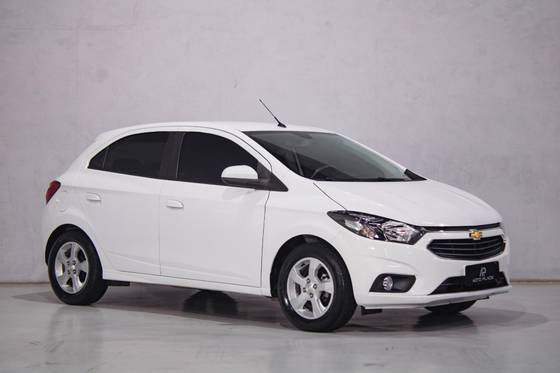 CHEVROLET ONIX 1.4 MPFI LT 8V FLEX 4P MANUAL CHEVROLET ONIX 1.4 MPFI LT 8V FLEX 4P MANUAL